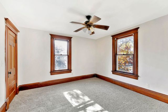 904 S Water St, Wichita, KS 67213