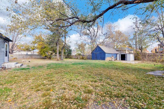 904 S Water St, Wichita, KS 67213