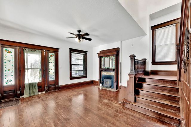 904 S Water St, Wichita, KS 67213