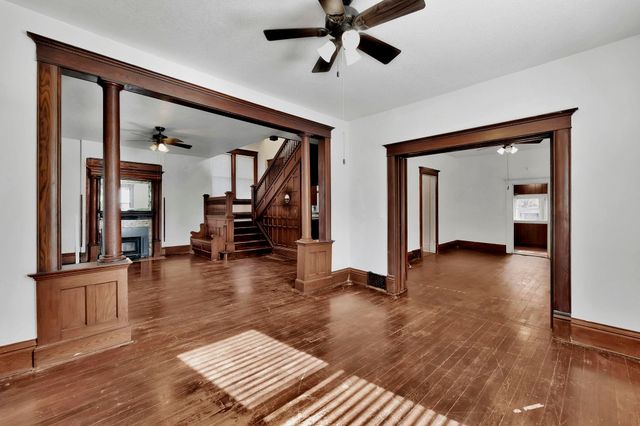 904 S Water St, Wichita, KS 67213