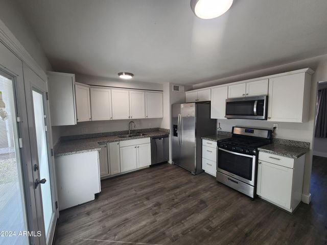 11231 W MONTANA Avenue, Youngtown, AZ 85363