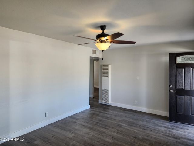 11231 W MONTANA Avenue, Youngtown, AZ 85363