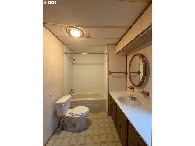 217 MAIN St, Wishram, WA 98673