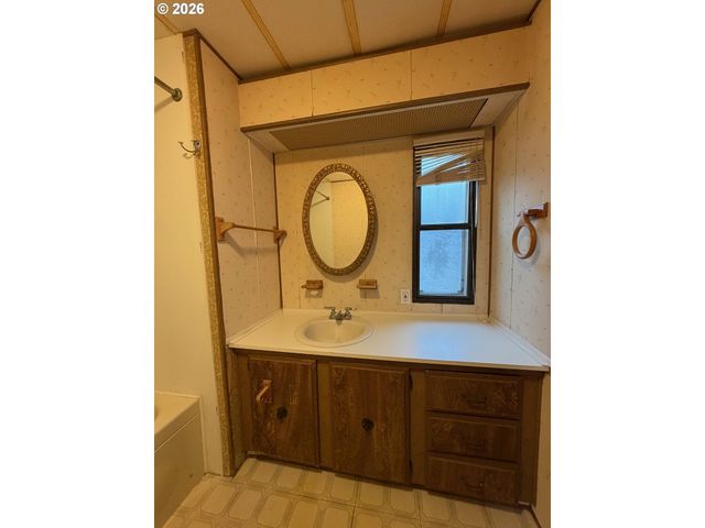 217 MAIN St, Wishram, WA 98673