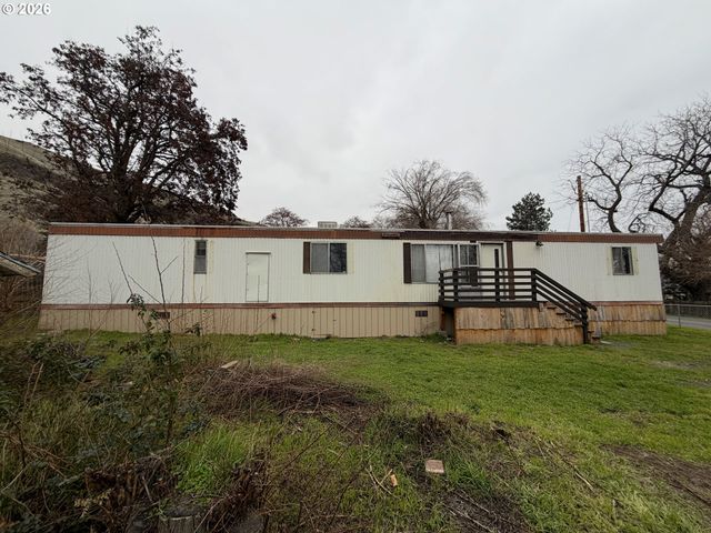 217 MAIN St, Wishram, WA 98673