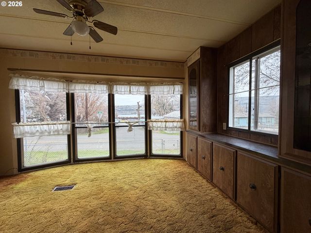 217 MAIN St, Wishram, WA 98673