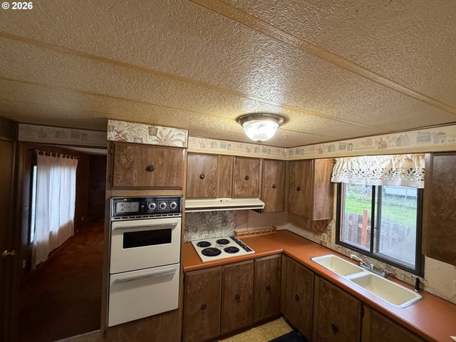 217 MAIN St, Wishram, WA 98673