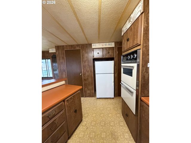 217 MAIN St, Wishram, WA 98673