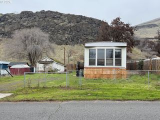 217 MAIN St, Wishram, WA 98673
