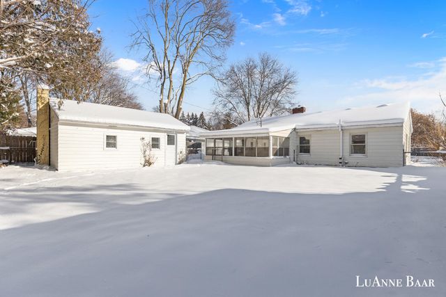 1703 Fuller Avenue NE, Grand Rapids, MI 49505