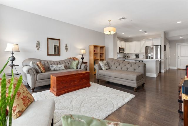 441 Essex Street 302, Swampscott, MA 01907