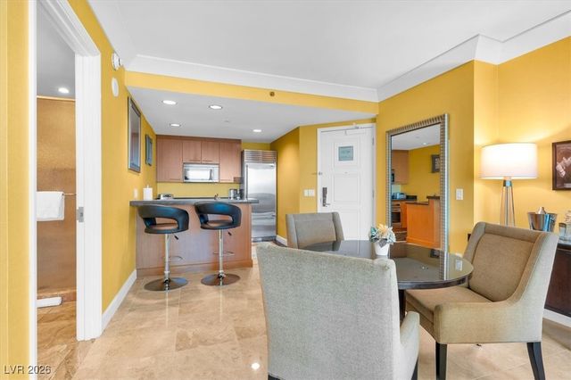 2000 North Fashion Show Drive 5326, Las Vegas, NV 89109