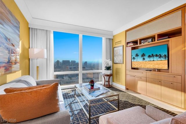 2000 North Fashion Show Drive 5326, Las Vegas, NV 89109