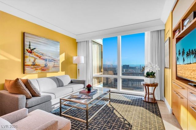 2000 North Fashion Show Drive 5326, Las Vegas, NV 89109