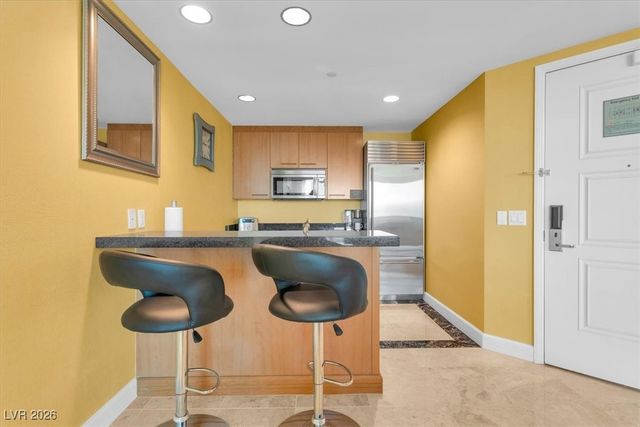 2000 North Fashion Show Drive 5326, Las Vegas, NV 89109