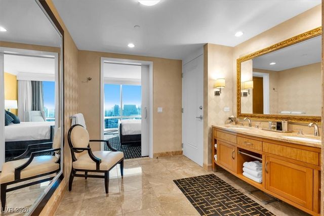 2000 North Fashion Show Drive 5326, Las Vegas, NV 89109