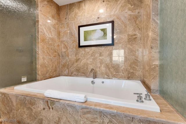 2000 North Fashion Show Drive 5326, Las Vegas, NV 89109