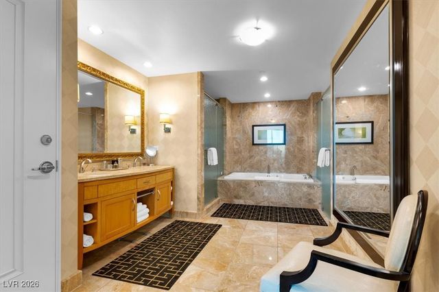 2000 North Fashion Show Drive 5326, Las Vegas, NV 89109