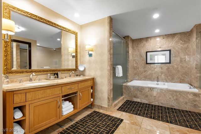 2000 North Fashion Show Drive 5326, Las Vegas, NV 89109