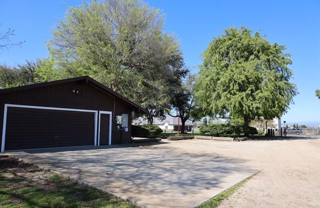 6560 Bethel, Clovis, CA 93619