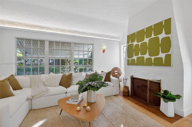 1305 Alhambra Cir, Coral Gables, FL 33134