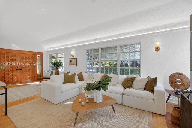 1305 Alhambra Cir, Coral Gables, FL 33134