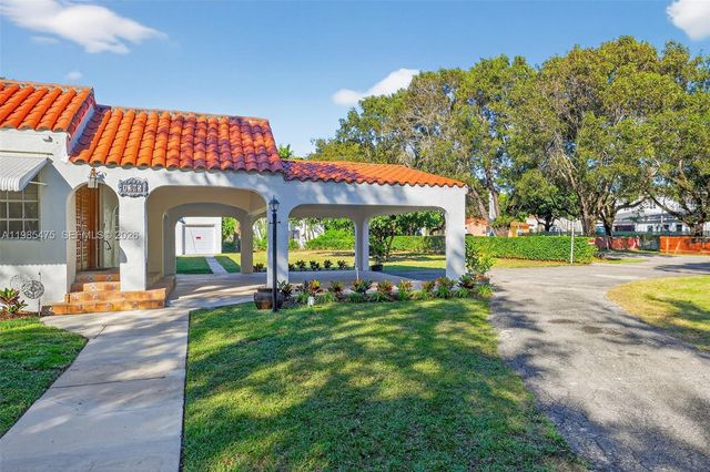 1305 Alhambra Cir, Coral Gables, FL 33134