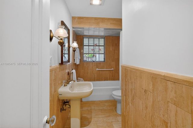 1305 Alhambra Cir, Coral Gables, FL 33134