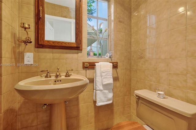 1305 Alhambra Cir, Coral Gables, FL 33134