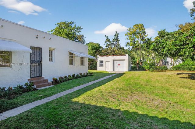 1305 Alhambra Cir, Coral Gables, FL 33134