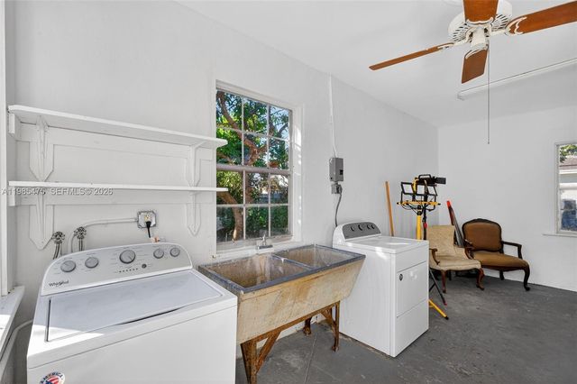 1305 Alhambra Cir, Coral Gables, FL 33134