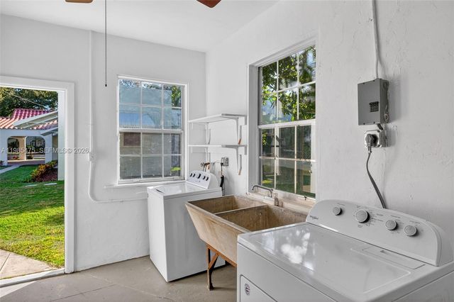 1305 Alhambra Cir, Coral Gables, FL 33134