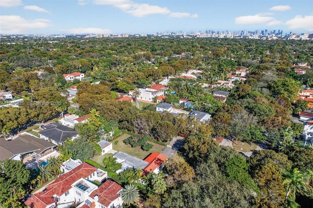 1305 Alhambra Cir, Coral Gables, FL 33134