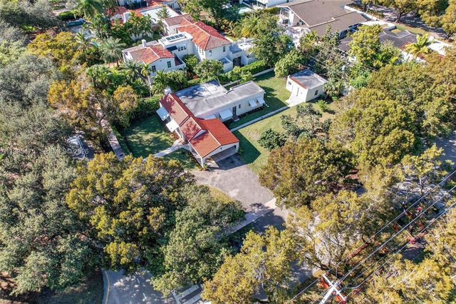 1305 Alhambra Cir, Coral Gables, FL 33134