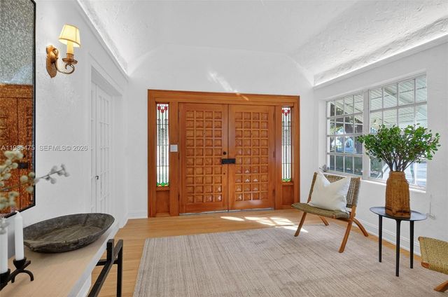 1305 Alhambra Cir, Coral Gables, FL 33134