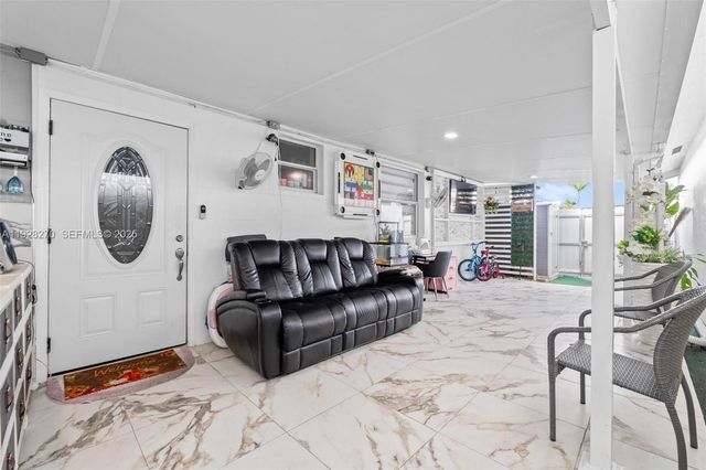 8822 NW 112th Ter, Hialeah Gardens, FL 33018