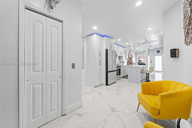 8822 NW 112th Ter, Hialeah Gardens, FL 33018