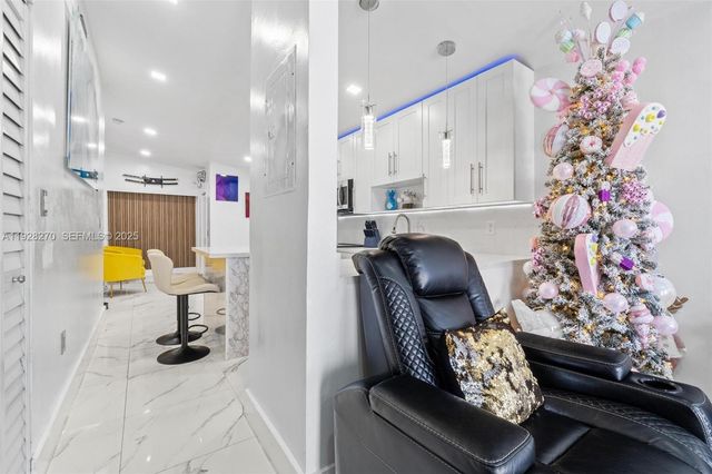 8822 NW 112th Ter, Hialeah Gardens, FL 33018