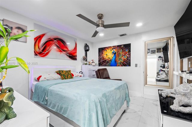 8822 NW 112th Ter, Hialeah Gardens, FL 33018