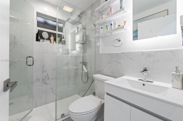 8822 NW 112th Ter, Hialeah Gardens, FL 33018