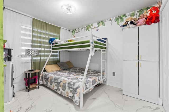 8822 NW 112th Ter, Hialeah Gardens, FL 33018