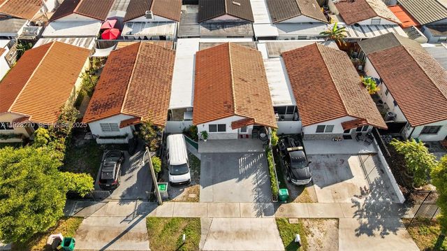 8822 NW 112th Ter, Hialeah Gardens, FL 33018