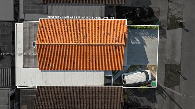 8822 NW 112th Ter, Hialeah Gardens, FL 33018