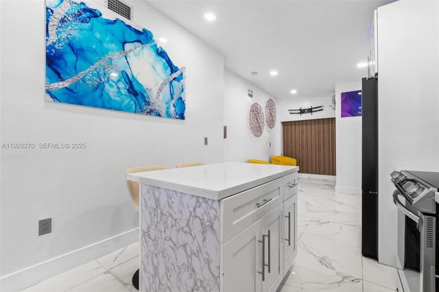 8822 NW 112th Ter, Hialeah Gardens, FL 33018