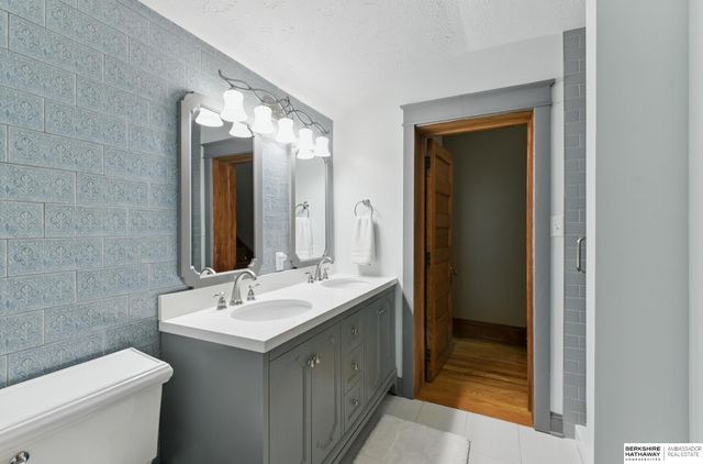 512 N Spruce Street, Valley, NE 68064