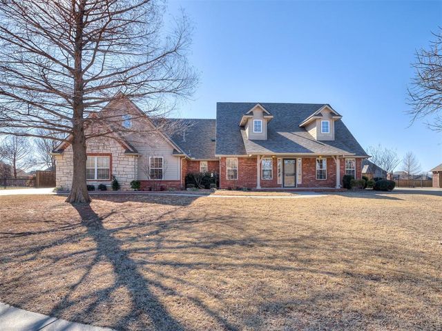 1304 Redbud Court, Moore, OK 73160