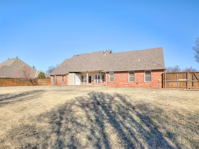1304 Redbud Court, Moore, OK 73160