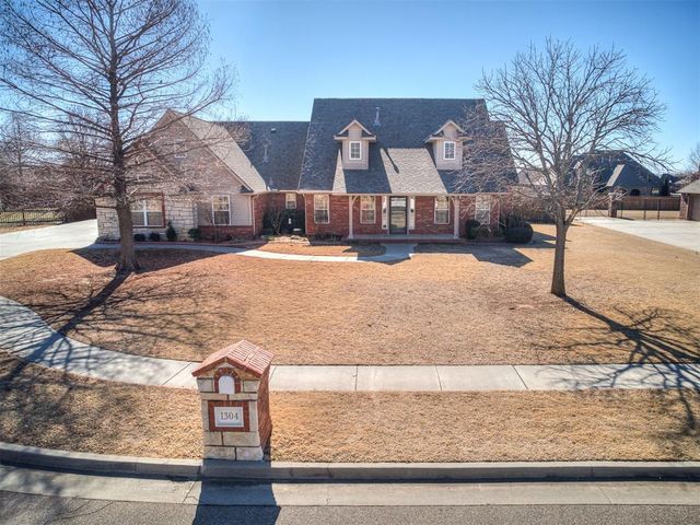 1304 Redbud Court, Moore, OK 73160