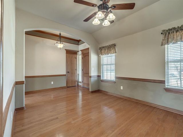 1304 Redbud Court, Moore, OK 73160