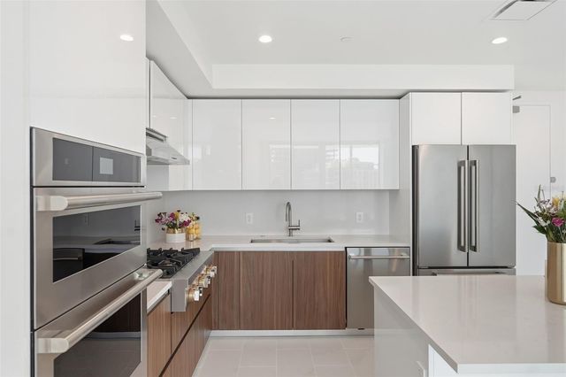 400 CENTRAL AVENUE 1803, St Petersburg, FL 33701